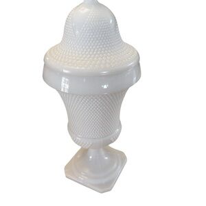 Elegant White Textured Bath Jar